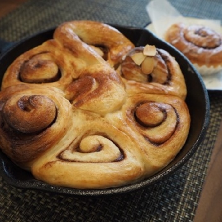 スキレッドで！ちぎりパン風シナモンロール